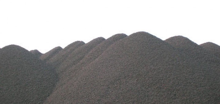 Koch Petcoke Piles